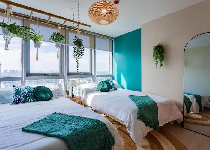 Urban Oasis Serenity In The W Pool Gym Holiday home Manila